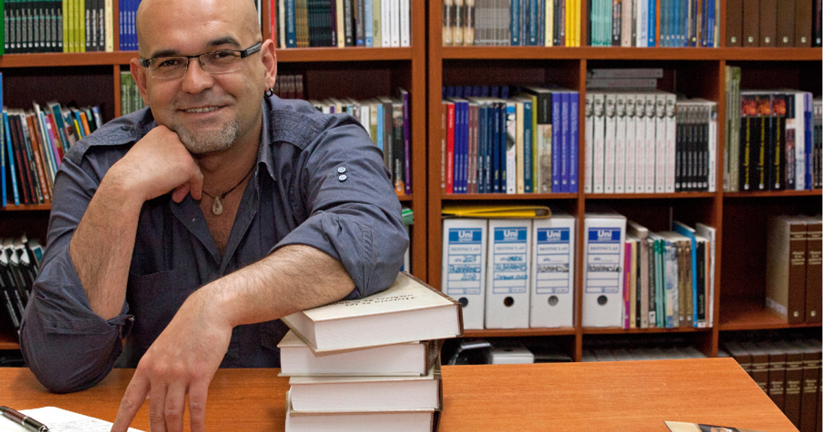 Alex Rabelo Kobo | La pila de libros de… Alexis Ravelo