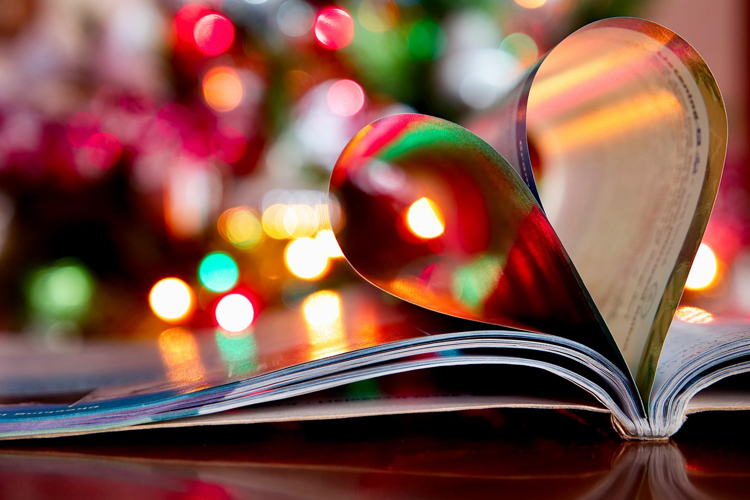 Want to write a holiday romance? Check out these tips from best-selling ...